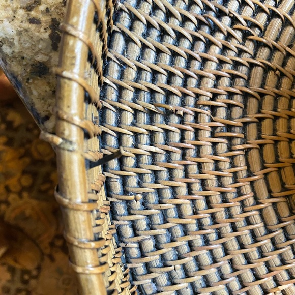 Handwoven rattan chip and dip platter for entertaining 19” by 16.5” - Picture 4 of 5